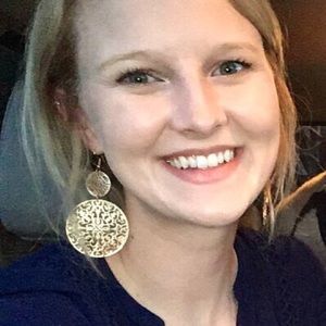 Meet your Posher, Courtney